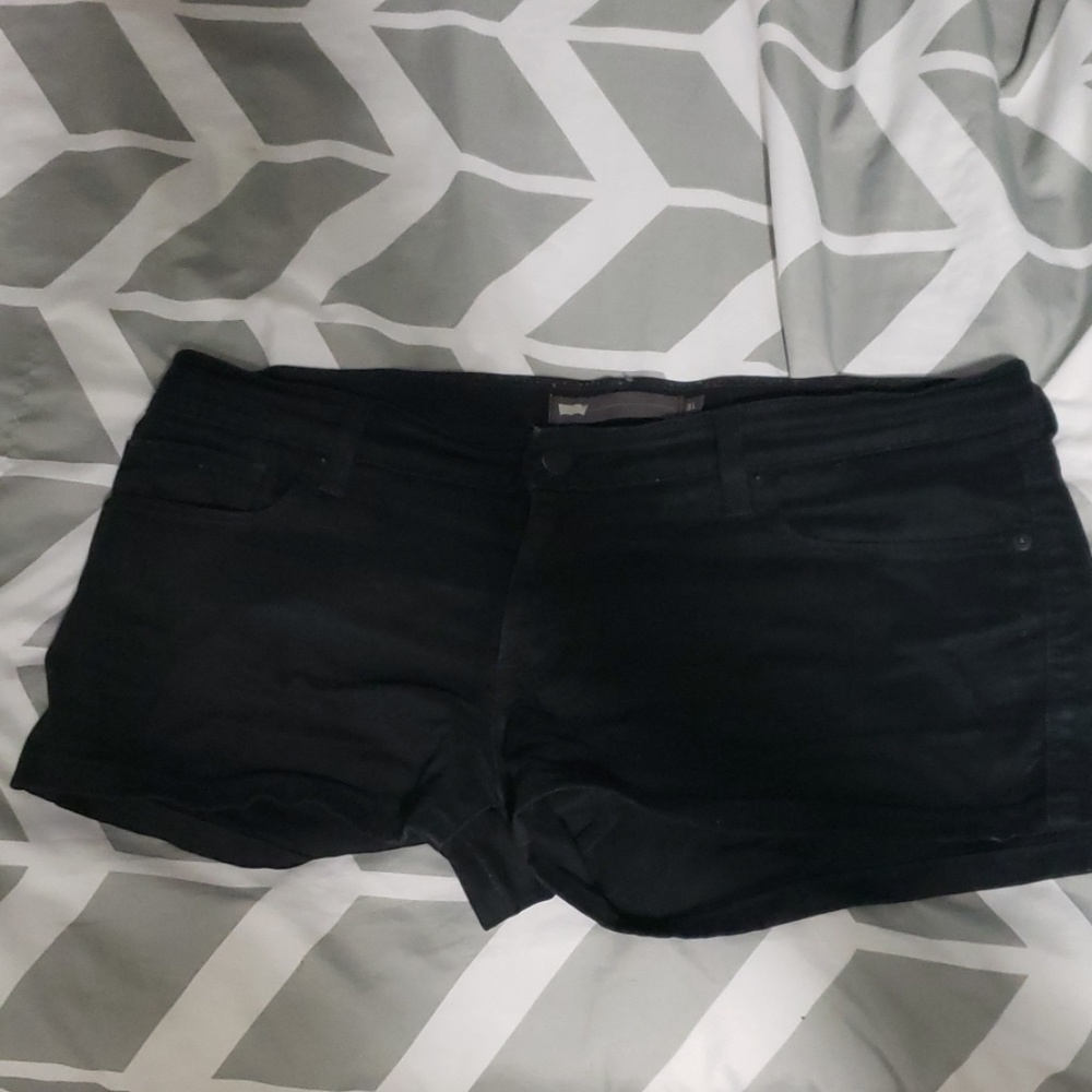 Levie Black Short Shorts